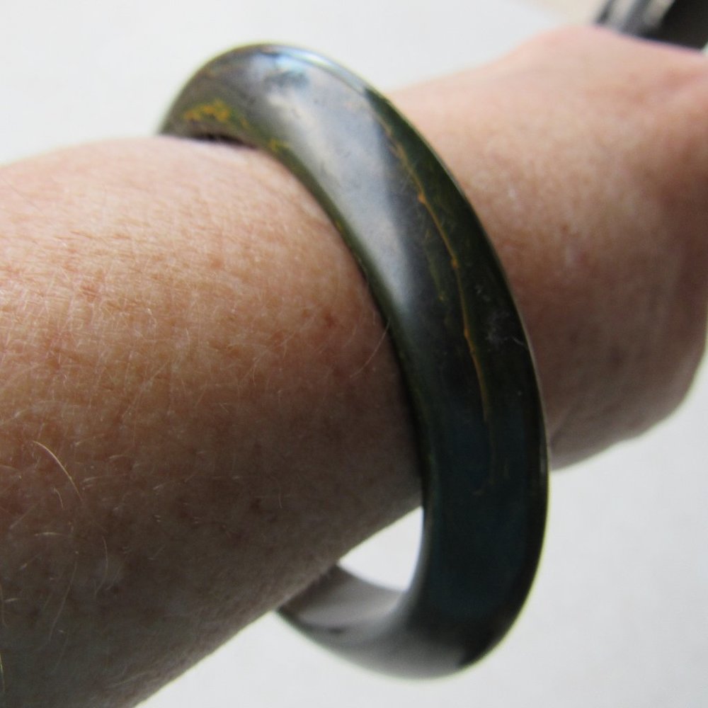 Dark Pea Green Marbled Bakelite Saucer Bangle